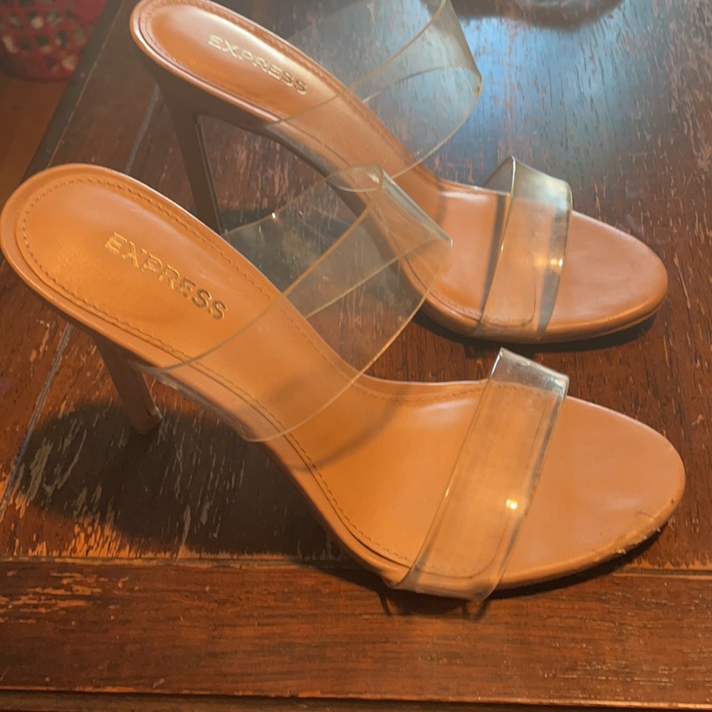 Heels - Picture 3 of 3